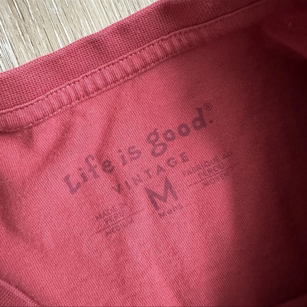 Men’s Life Is Good Hill Seeker Red Tee - Picture 3 of 5